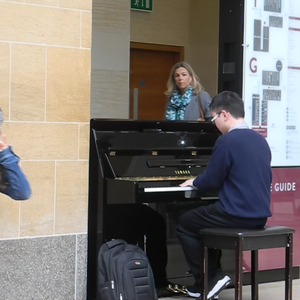 老公弄我一边干一边说粗话电影
